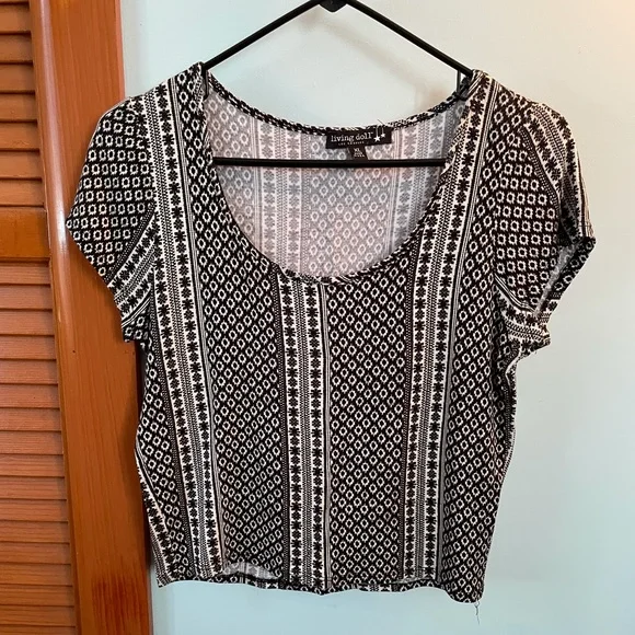 Patterned Top - Picture 1 of 2